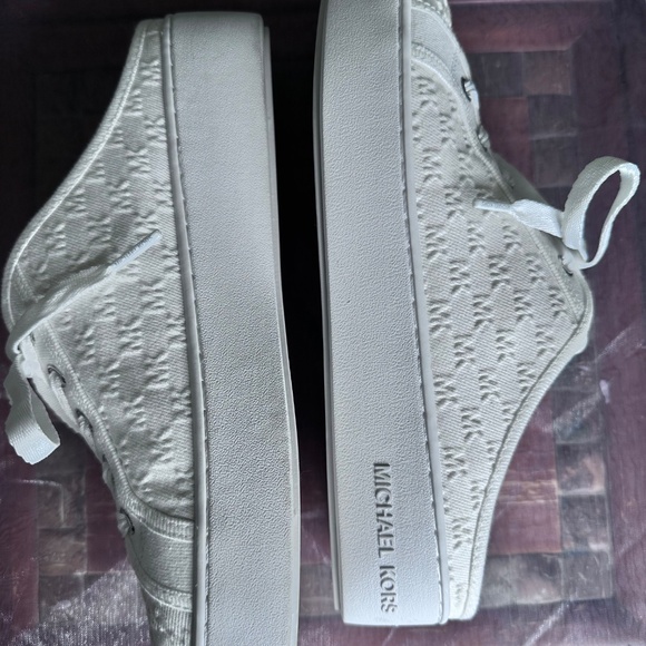 Michael Kors White Denim Platform Mules - Picture 3 of 9